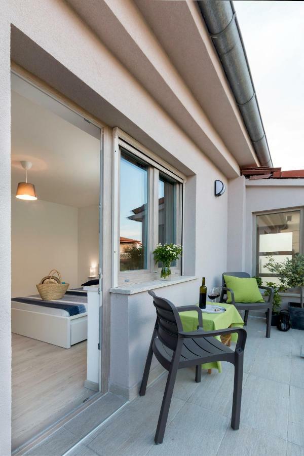 Sunsplash Apartments Pula Bagian luar foto