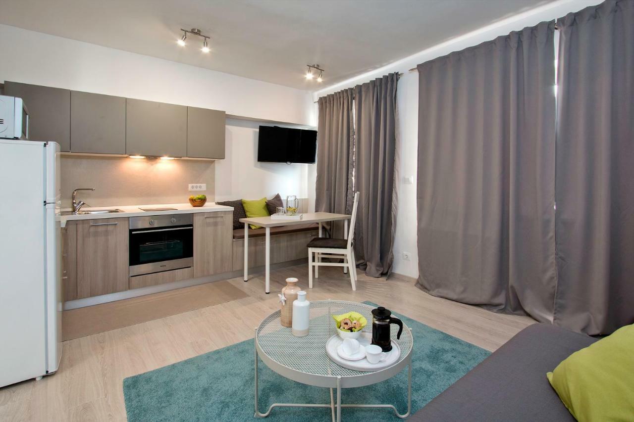 Sunsplash Apartments Pula Bagian luar foto